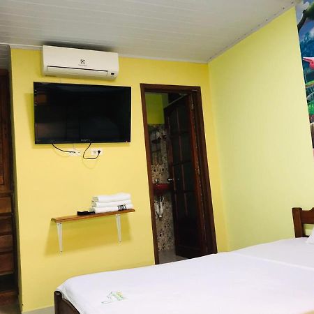 Hostal La Esperanza Leticia Exteriör bild