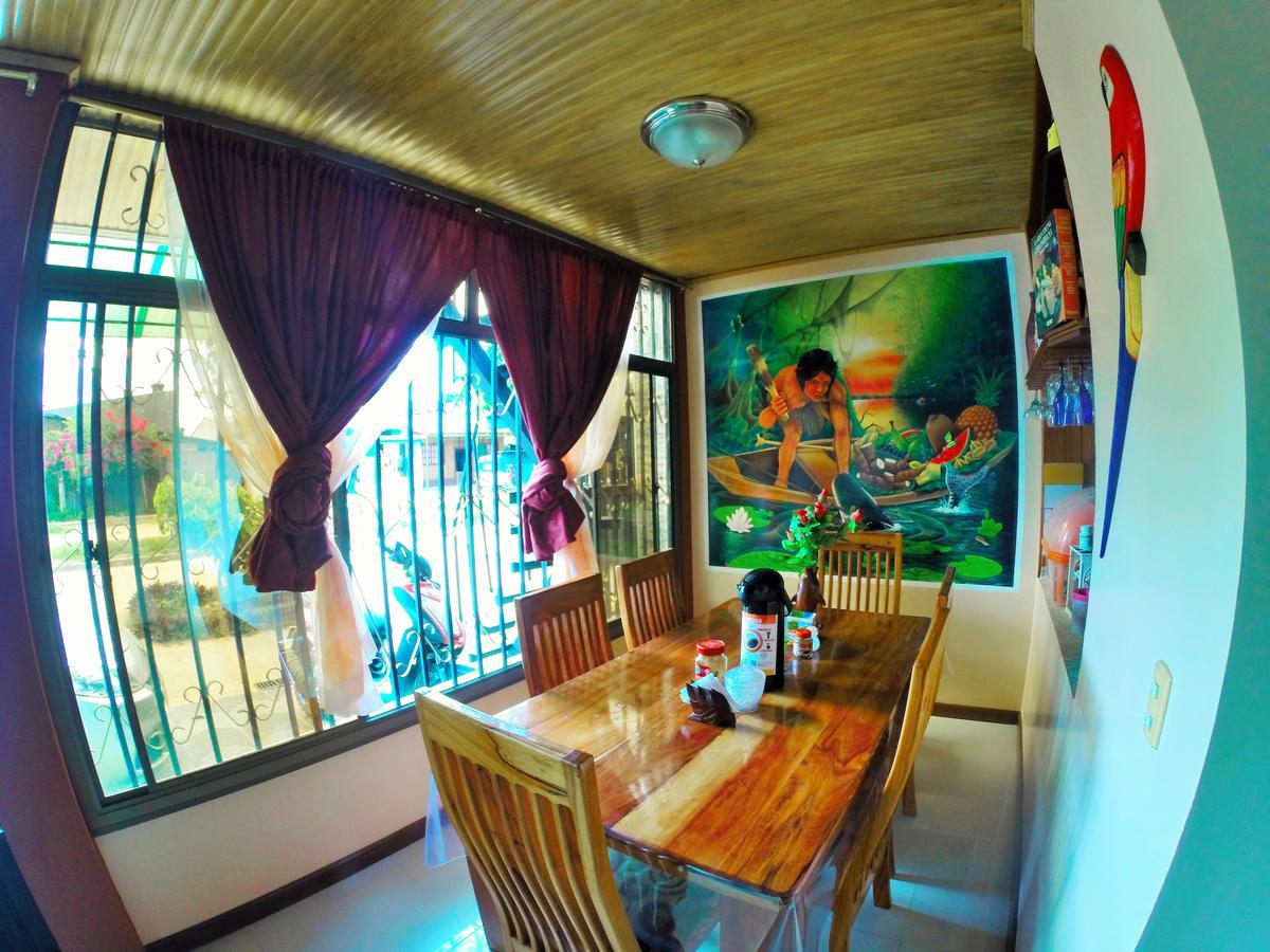Hostal La Esperanza Leticia Exteriör bild