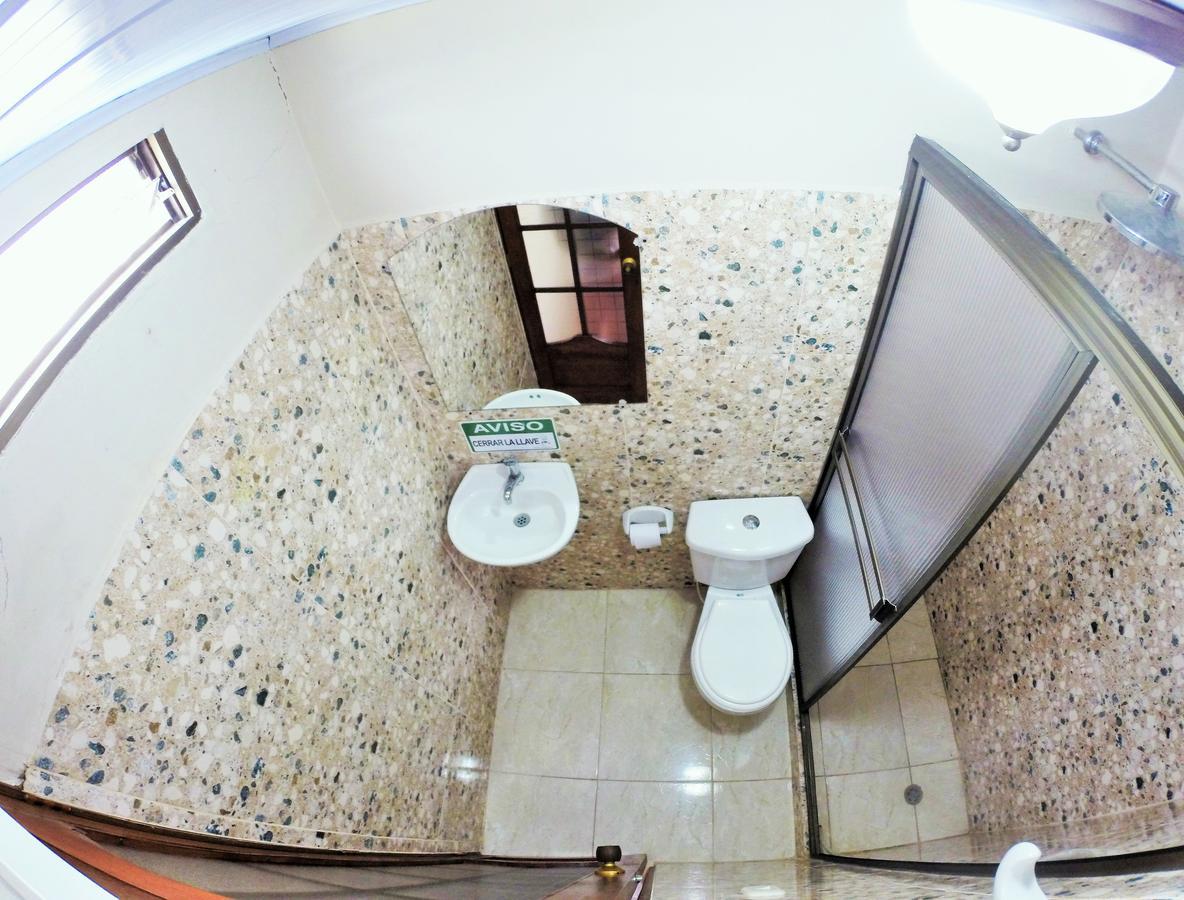 Hostal La Esperanza Leticia Exteriör bild