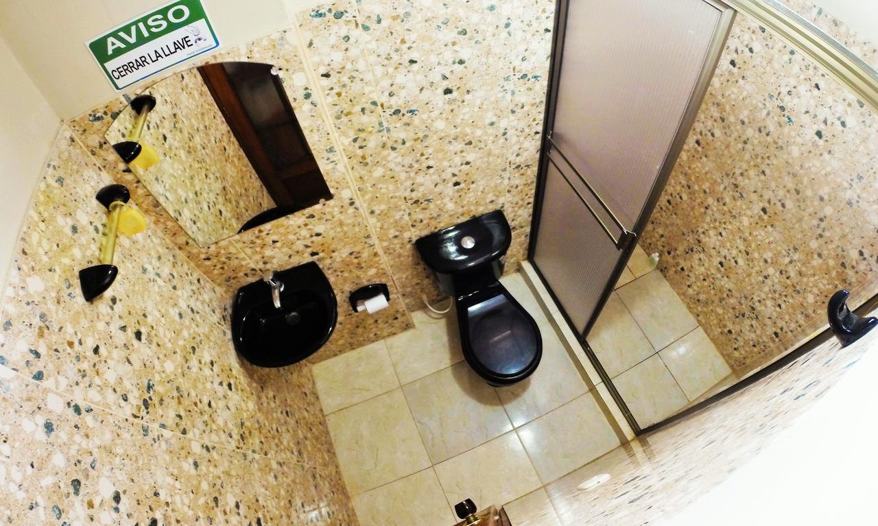 Hostal La Esperanza Leticia Exteriör bild